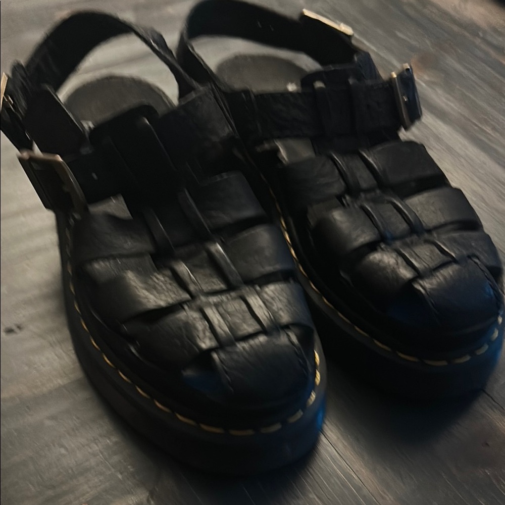 Dr. Martens WRENLIE GRIZZLY LEATHER FISHERMAN SANDALS